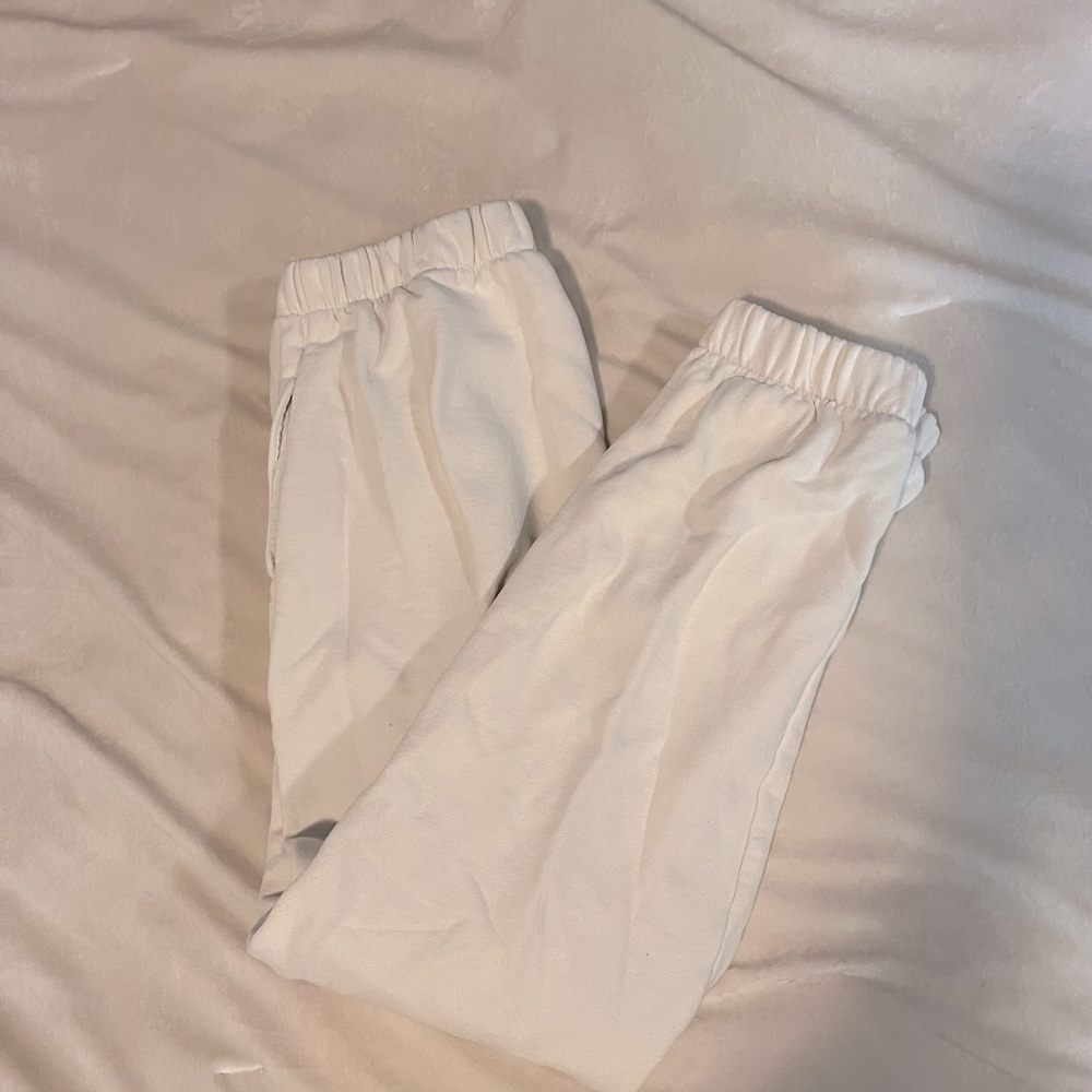 BRANDY MELVILLE • SWEATPANTS